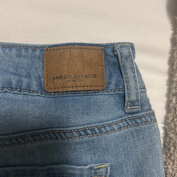 Soft and Baggy American Eagle Light Wash Shorts Sz 8. - Picture 3 of 5